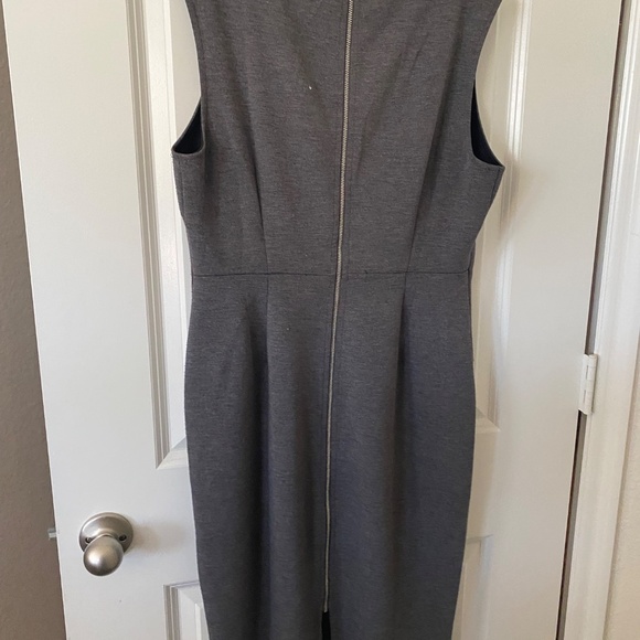 Gray Sheath dress - Picture 2 of 3